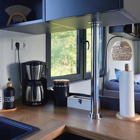 Tinyhouse Seetraeumchen Direkt Am Mit Terrasse Fuer 4
