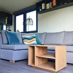 Tinyhouse Seetraeumchen Direkt Am Mit Terrasse Fuer 4 *