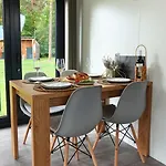 Tinyhouse Seetraeumchen Direkt Am Mit Terrasse Fuer 4 Apartman