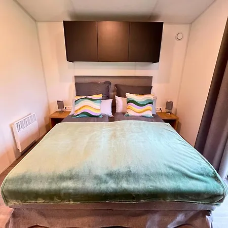 Apartment Tinyhouse Seetraeumchen Direkt Am Mit Terrasse Fuer 4 Bodenwohr