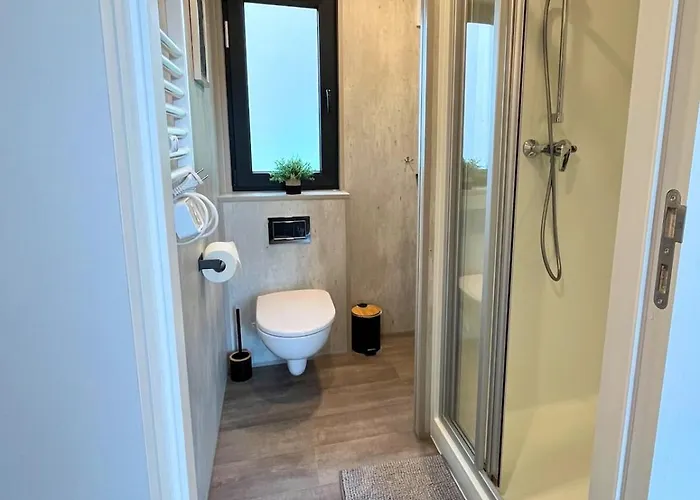 Apartment Tinyhouse Seetraeumchen Direkt Am Mit Terrasse Fuer 4 Bodenwohr