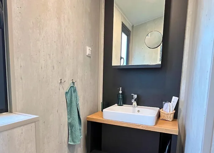 Tinyhouse Seetraeumchen Direkt Am See Mit Terrasse Fuer 4 公寓 *
