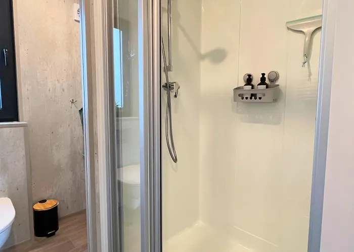 Apartment Tinyhouse Seetraeumchen Direkt Am Mit Terrasse Fuer 4 Bodenwohr